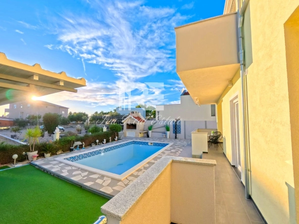 Sibenik villa_exterior_swimming_pool_garden_2_IMG_20251028_170118_00_056