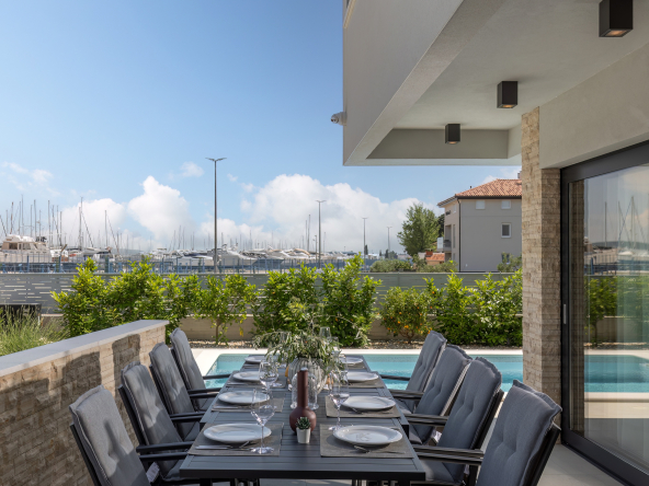 swimming pool & nice table