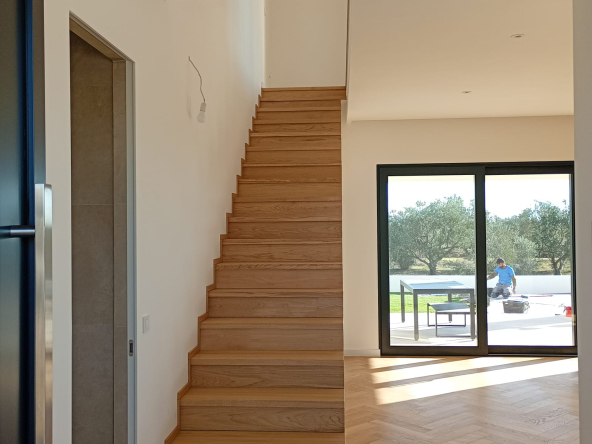 Modern Wooden Staircase – Luxury Villa